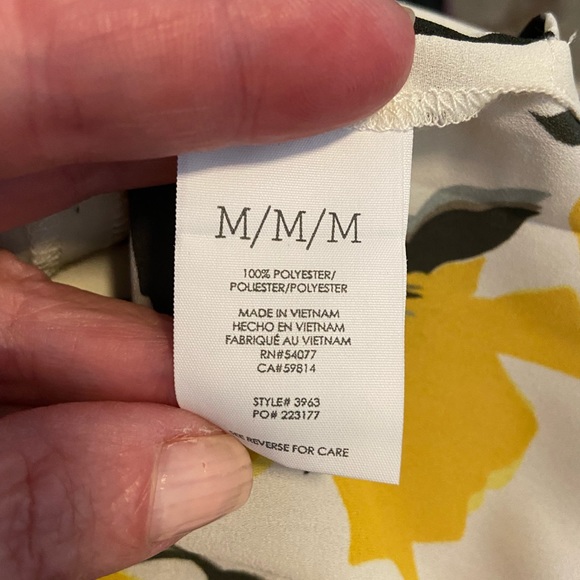 Cabi Birdwatcher Blouse. Item #3693. - Picture 5 of 6